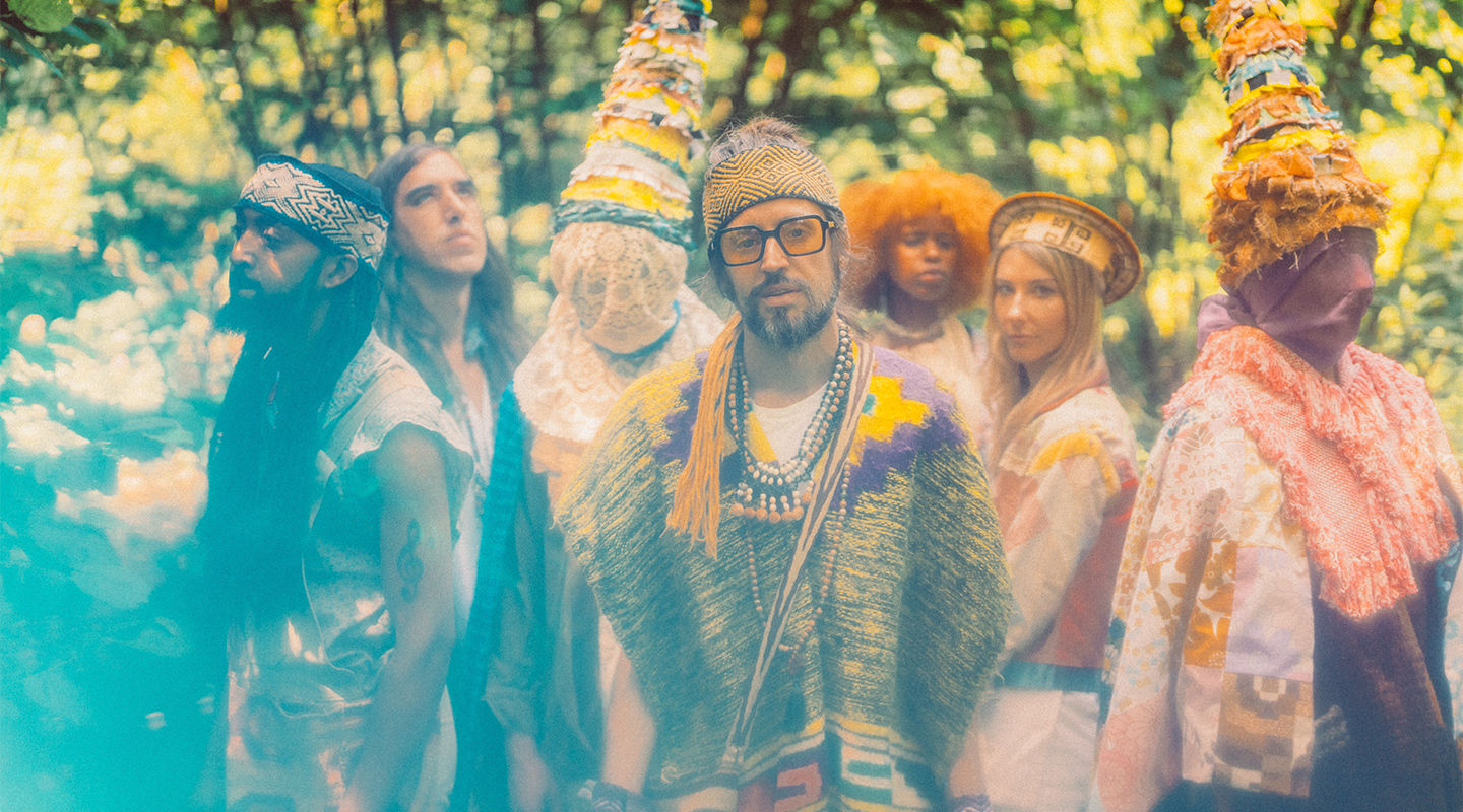 Concierto Crystal Fighters - Madrid - WiZink Center de Madrid - Light+